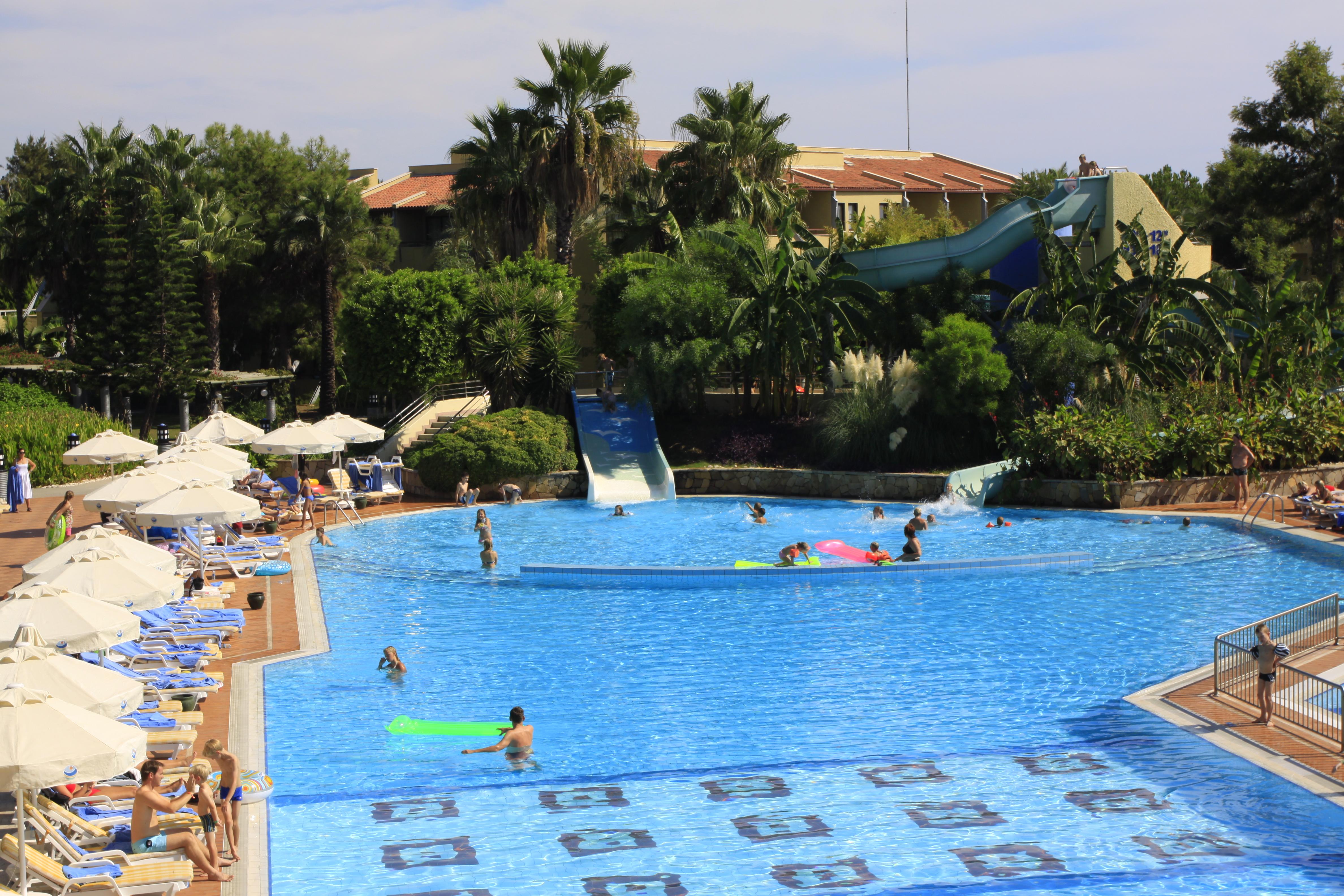 Hotel Aqi Pegasos World Side Exterior foto