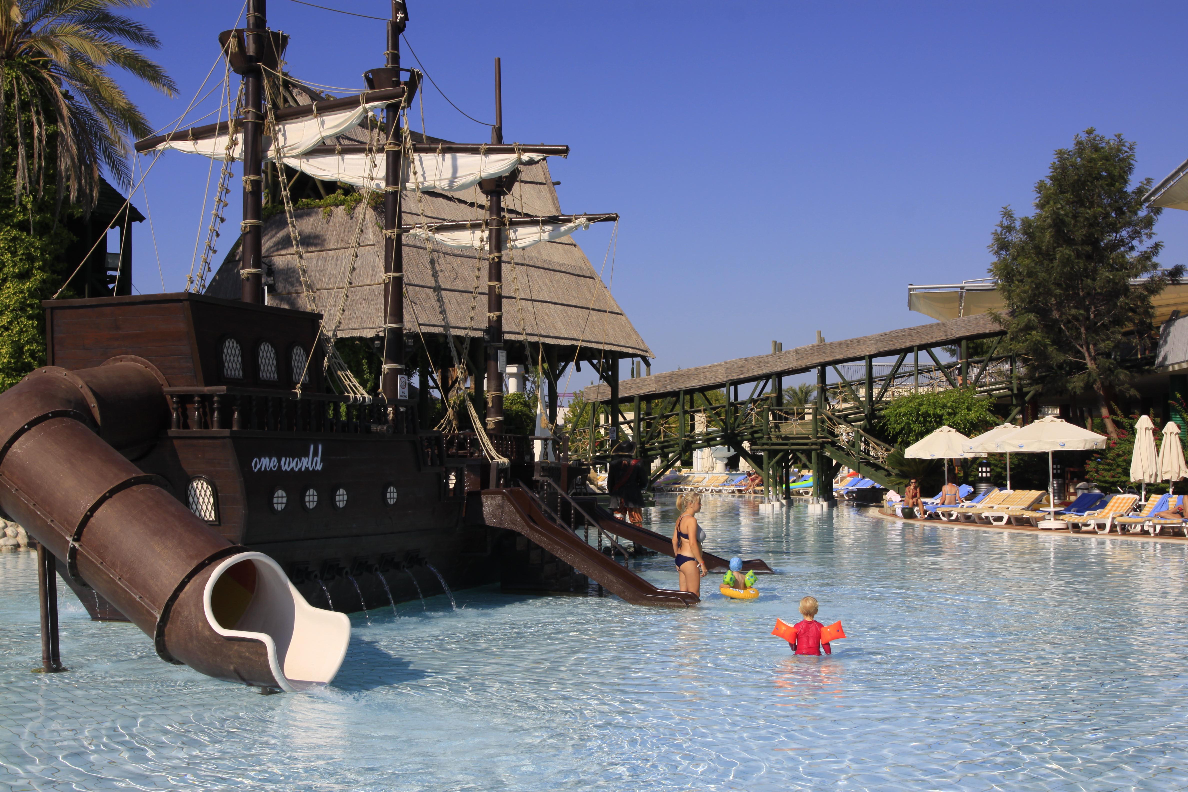 Hotel Aqi Pegasos World Side Exterior foto