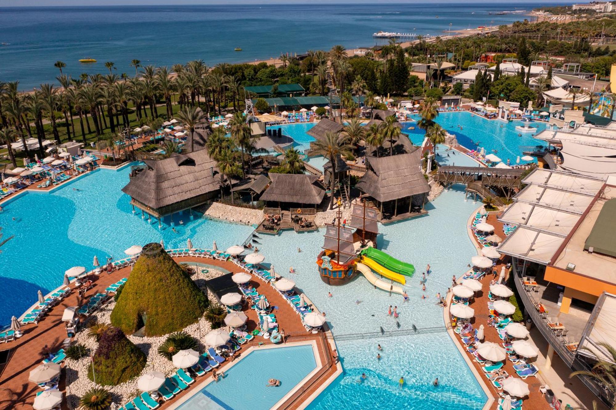 Hotel Aqi Pegasos World Side Exterior foto